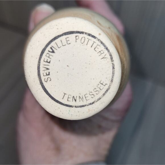 Sevierville Pottery Tennessee USA Tan Ceramic Vase Miniature 4" - Picture 5 of 5